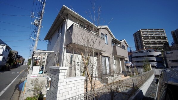 セレーナ志木の物件外観写真